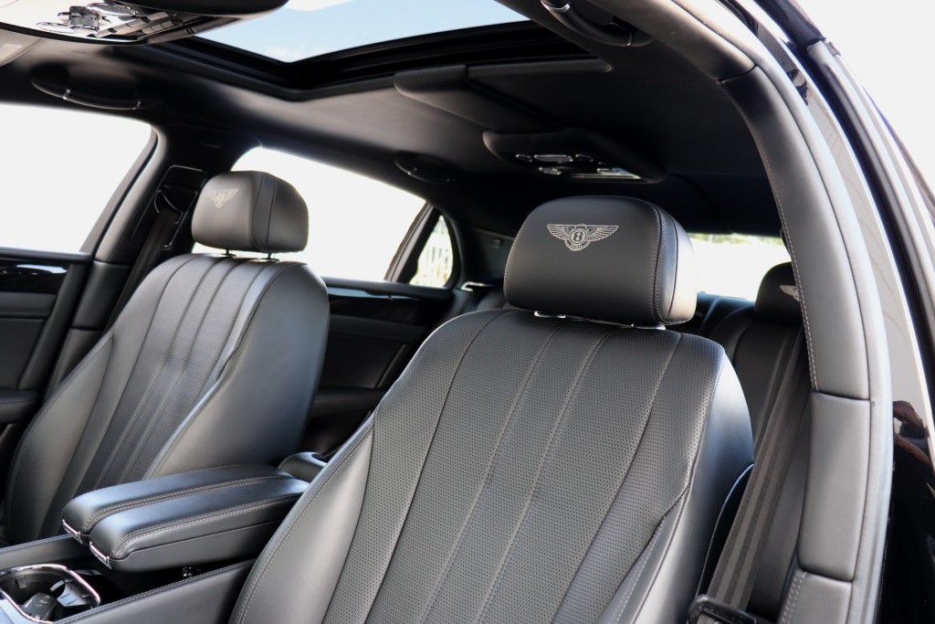 Photo 62 of this BENTLEY FLYING SPUR