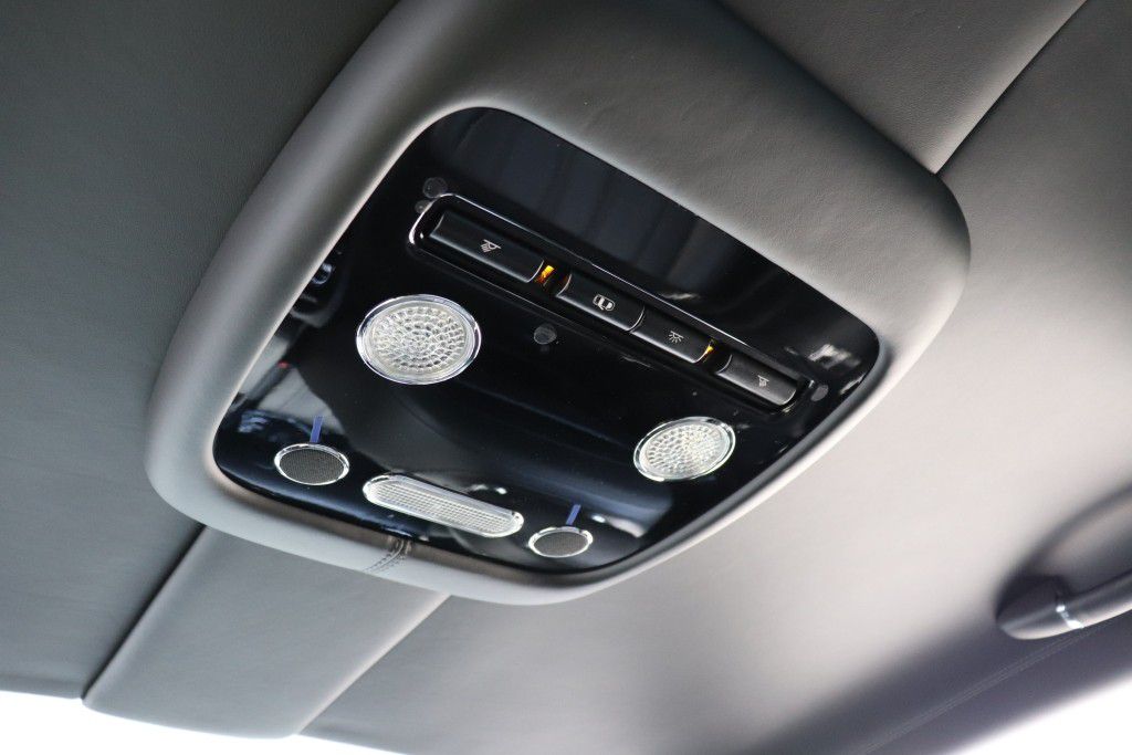Photo 73 of this BENTLEY FLYING SPUR