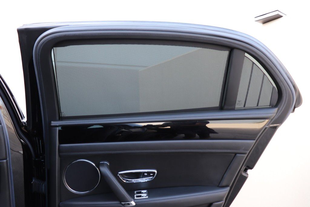 Photo 75 of this BENTLEY FLYING SPUR