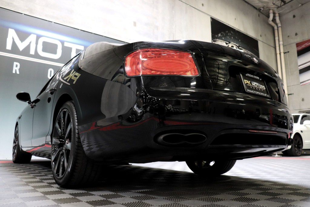 Photo 82 of this BENTLEY FLYING SPUR