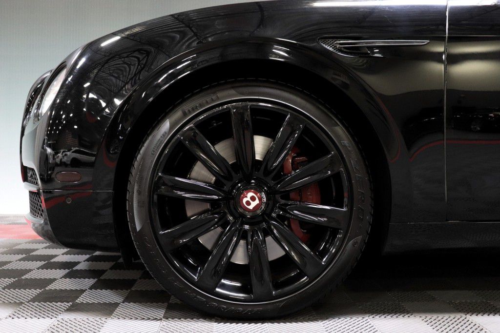 Photo 83 of this BENTLEY FLYING SPUR