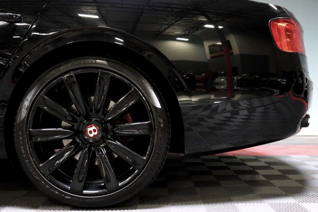 Photo 84 of this BENTLEY FLYING SPUR