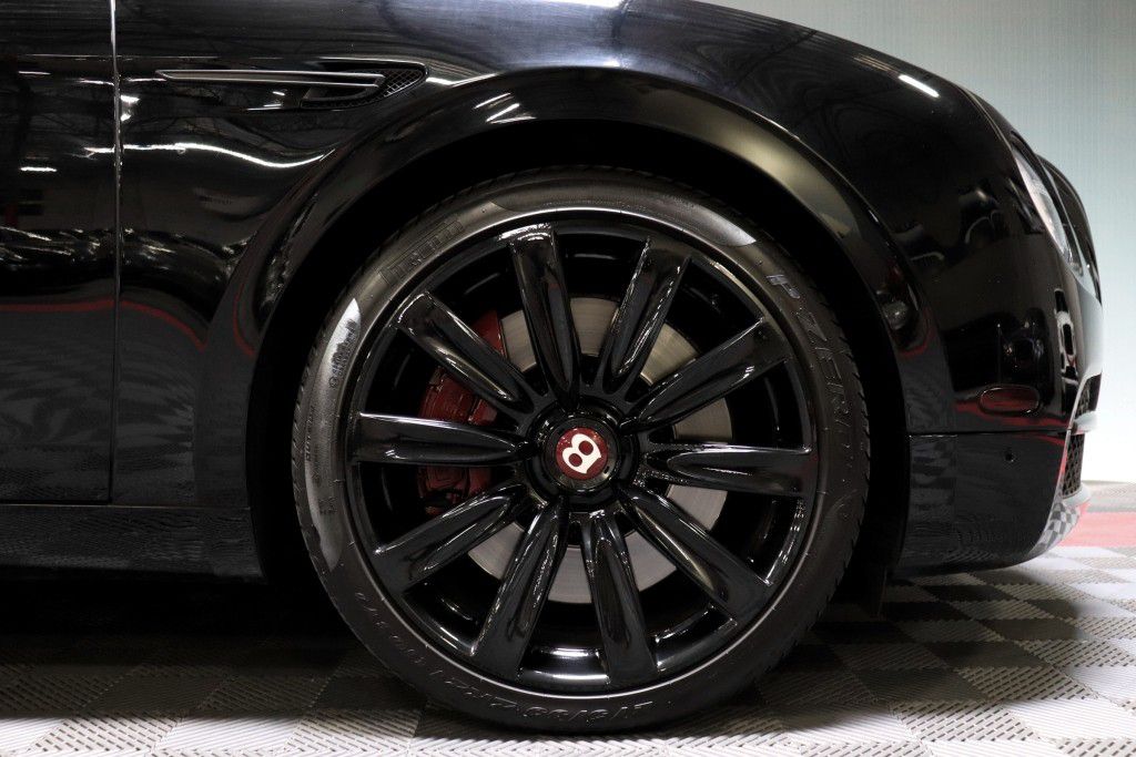 Photo 86 of this BENTLEY FLYING SPUR