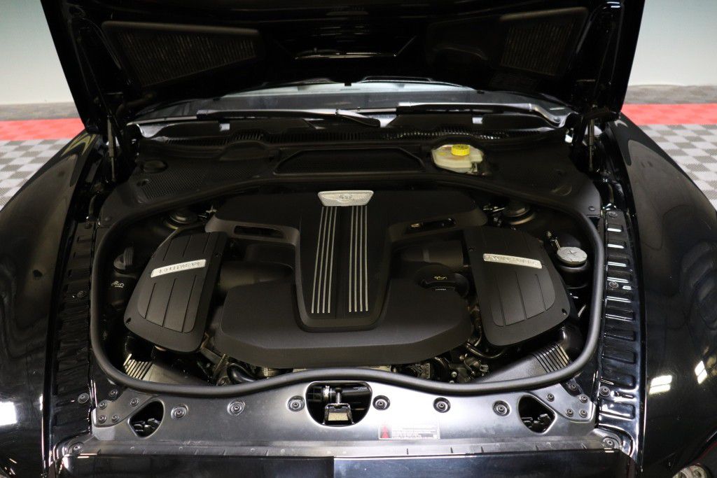 Photo 89 of this BENTLEY FLYING SPUR
