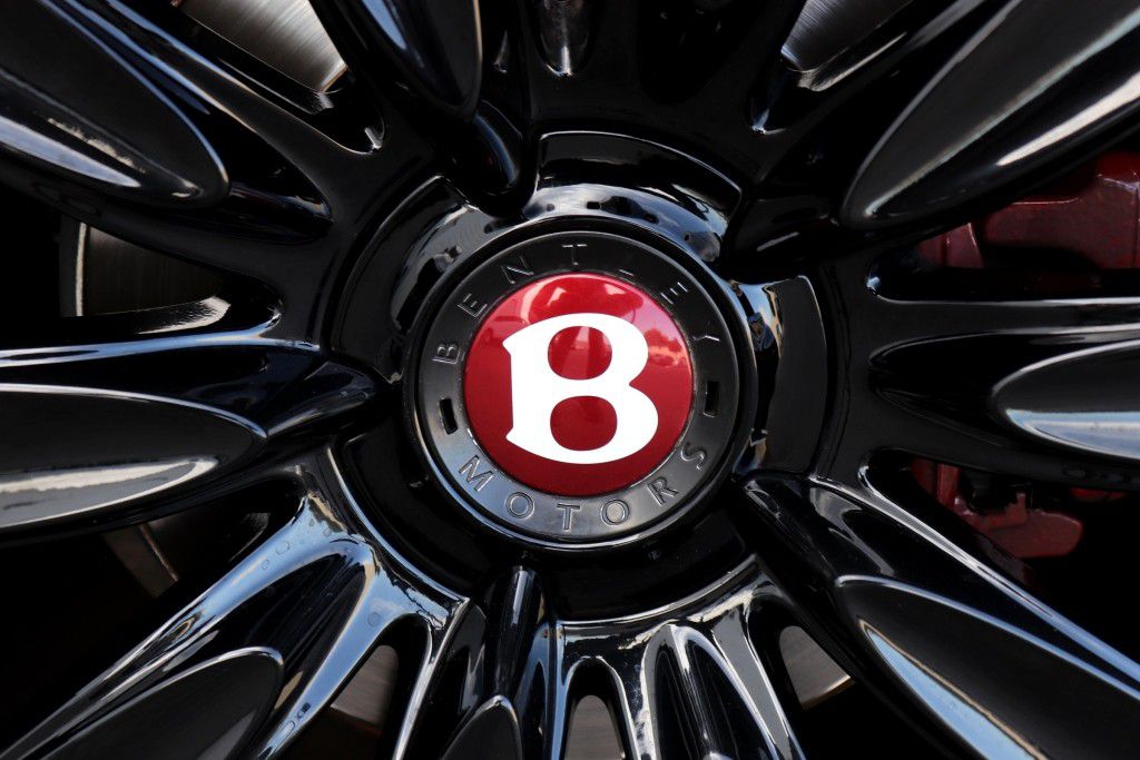 Photo 93 of this BENTLEY FLYING SPUR