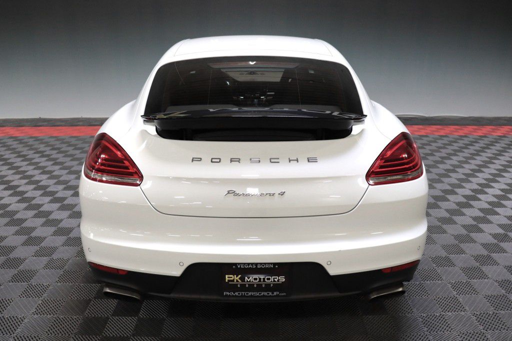 Photo 7 of this PORSCHE PANAMERA