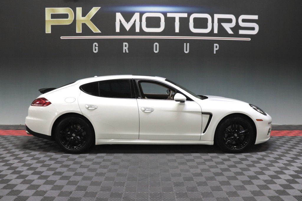 Photo 10 of this PORSCHE PANAMERA