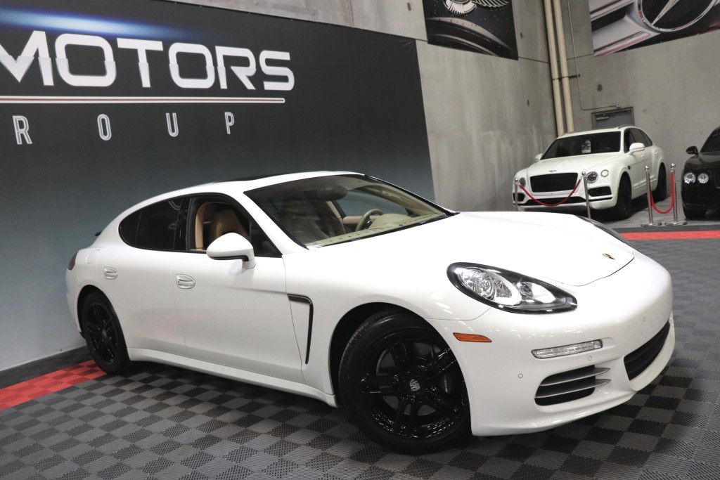 Photo 11 of this PORSCHE PANAMERA