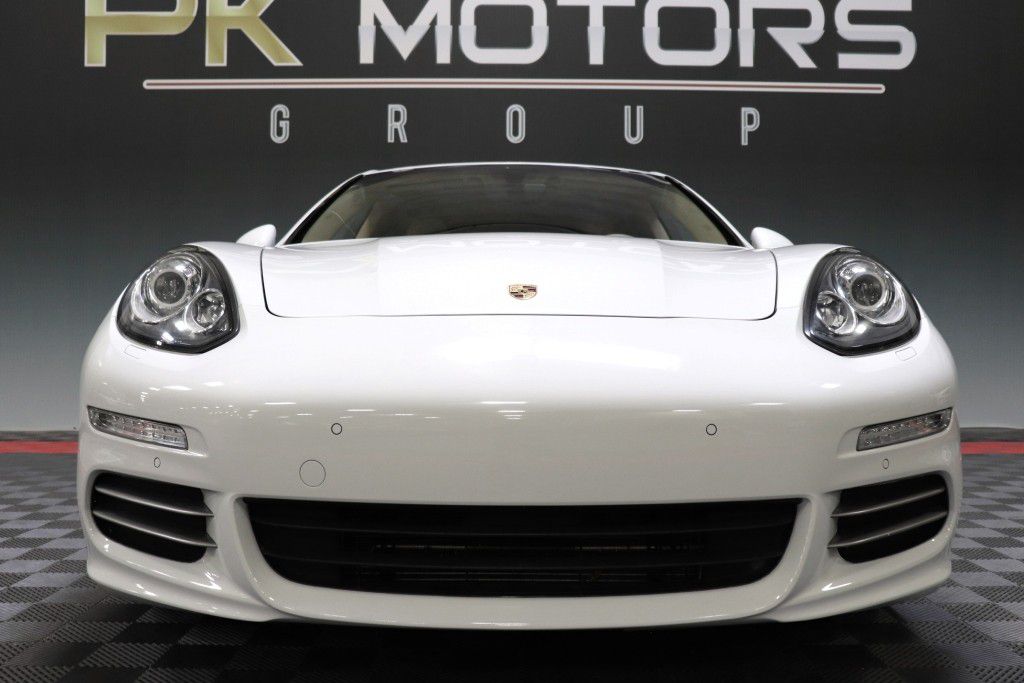 Photo 13 of this PORSCHE PANAMERA
