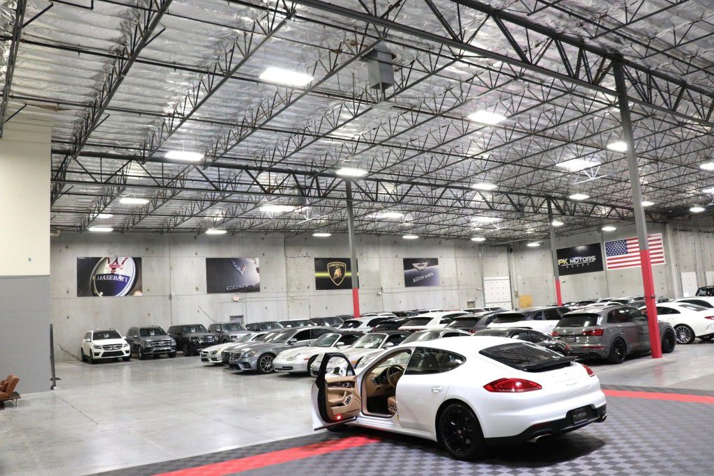 Photo 14 of this PORSCHE PANAMERA