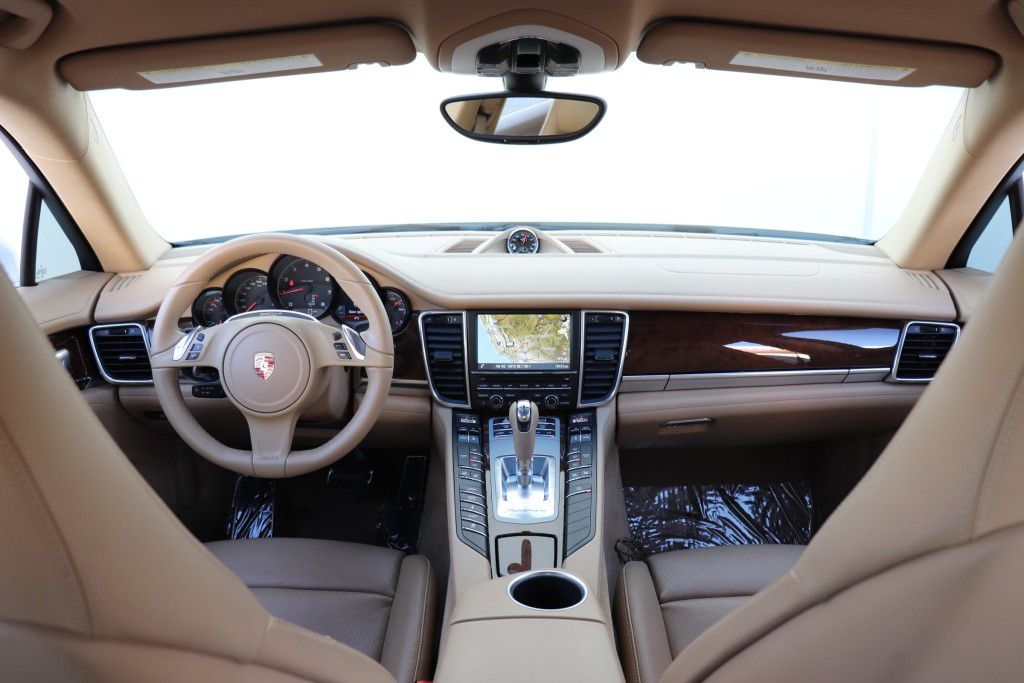 Photo 35 of this PORSCHE PANAMERA
