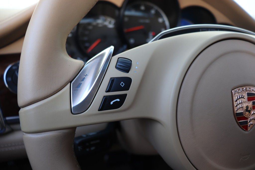 Photo 39 of this PORSCHE PANAMERA