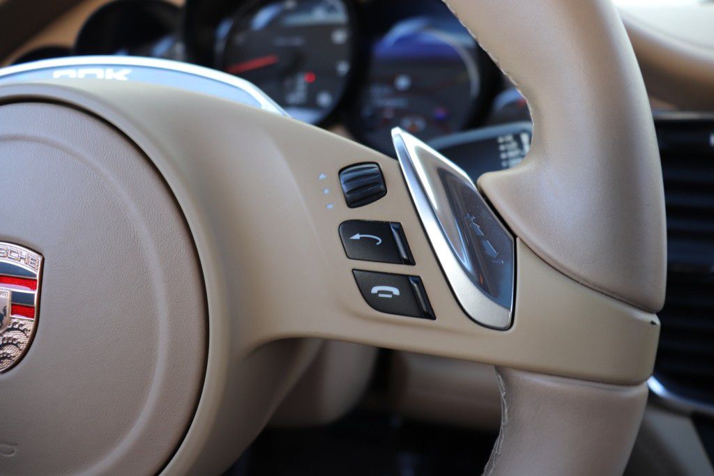 Photo 41 of this PORSCHE PANAMERA