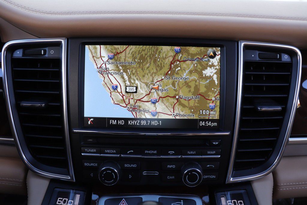 Photo 46 of this PORSCHE PANAMERA