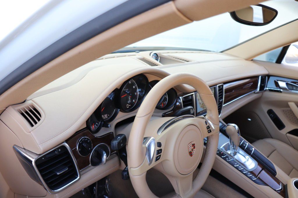 Photo 50 of this PORSCHE PANAMERA