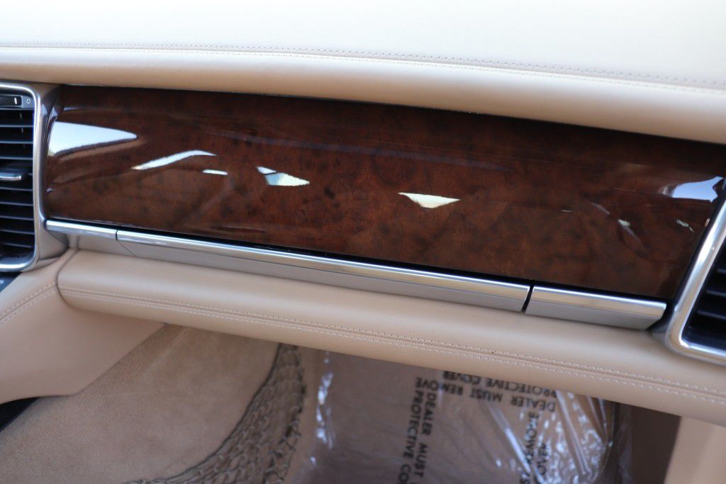 Photo 53 of this PORSCHE PANAMERA