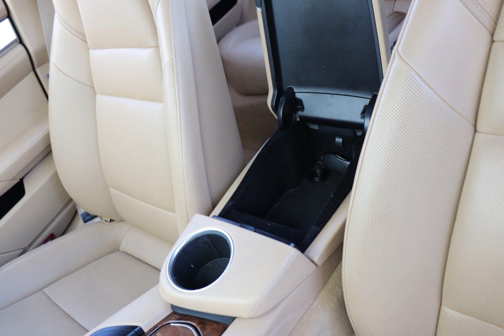 Photo 57 of this PORSCHE PANAMERA