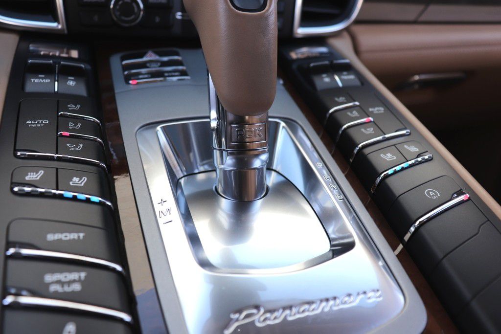 Photo 60 of this PORSCHE PANAMERA