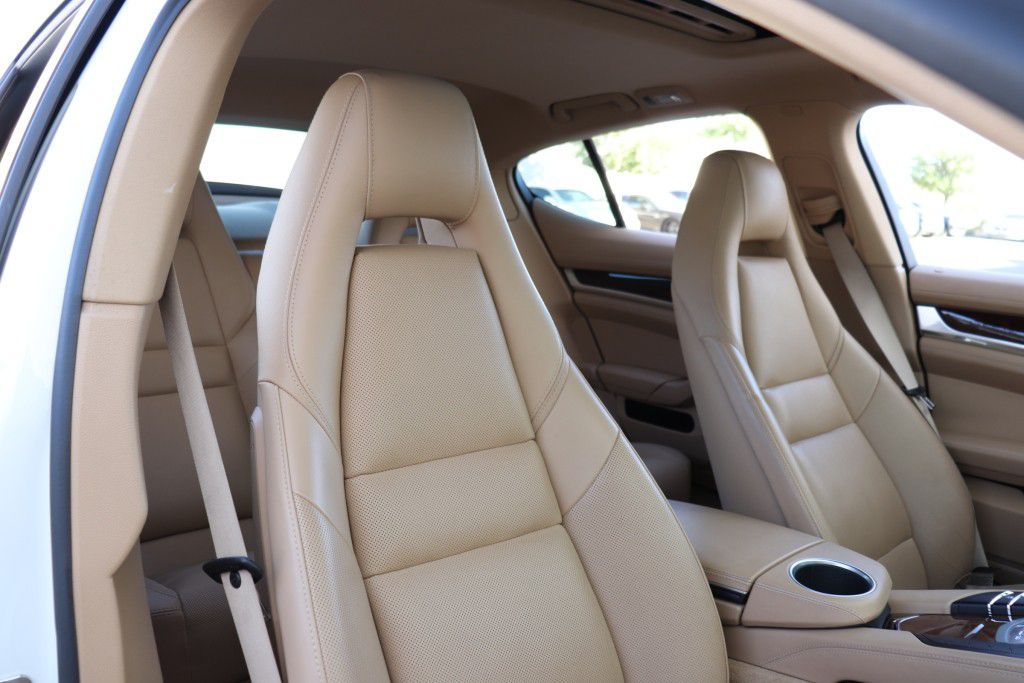 Photo 64 of this PORSCHE PANAMERA
