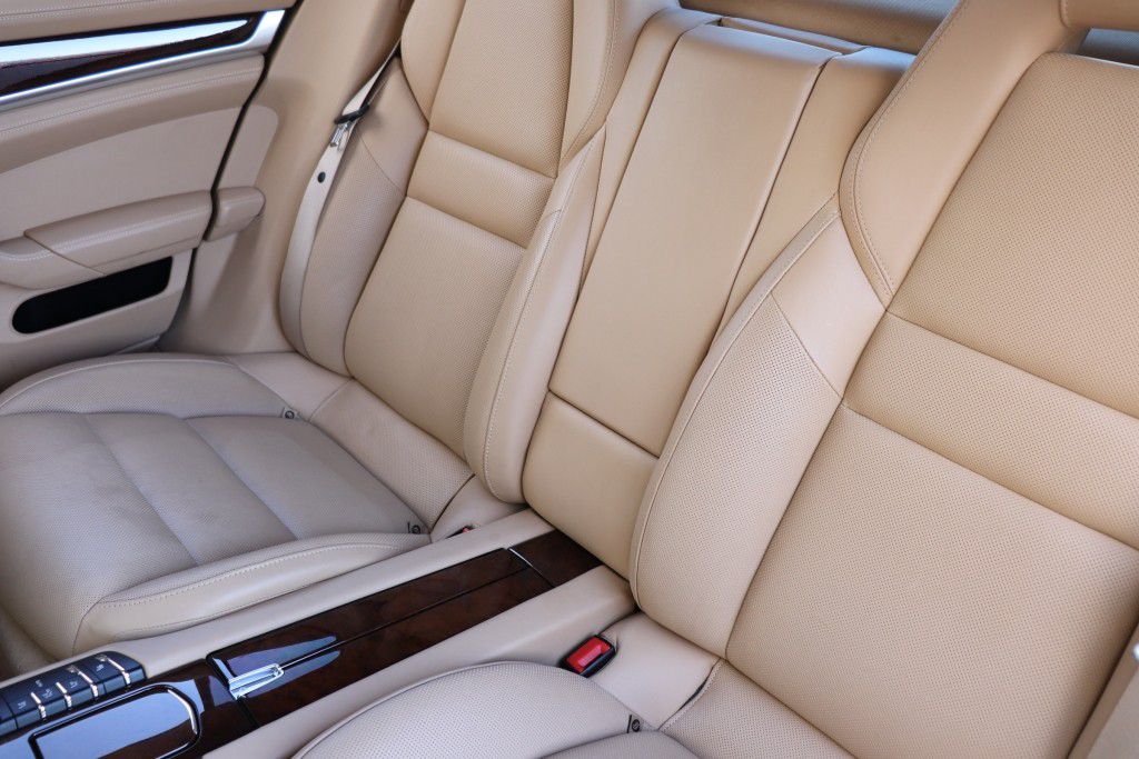 Photo 69 of this PORSCHE PANAMERA