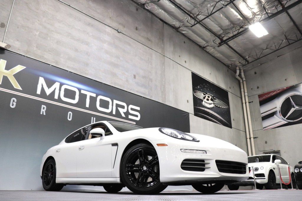 Photo 78 of this PORSCHE PANAMERA
