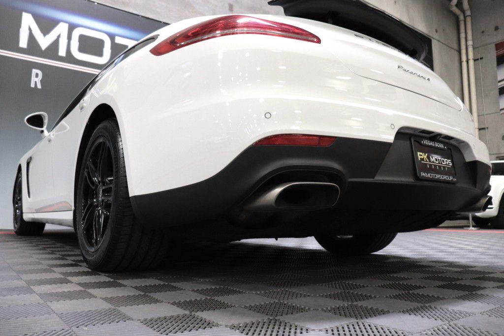 Photo 80 of this PORSCHE PANAMERA