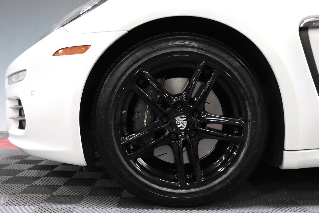 Photo 84 of this PORSCHE PANAMERA