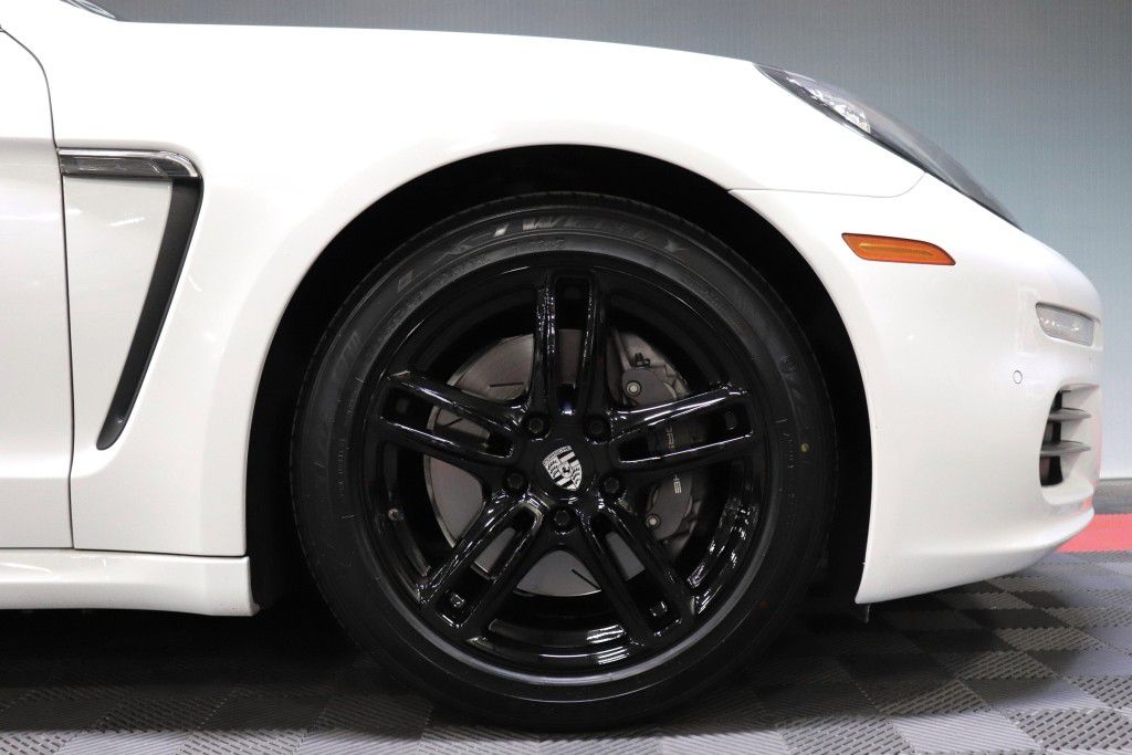 Photo 87 of this PORSCHE PANAMERA