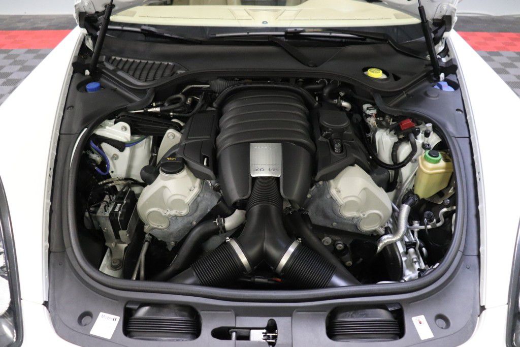 Photo 90 of this PORSCHE PANAMERA