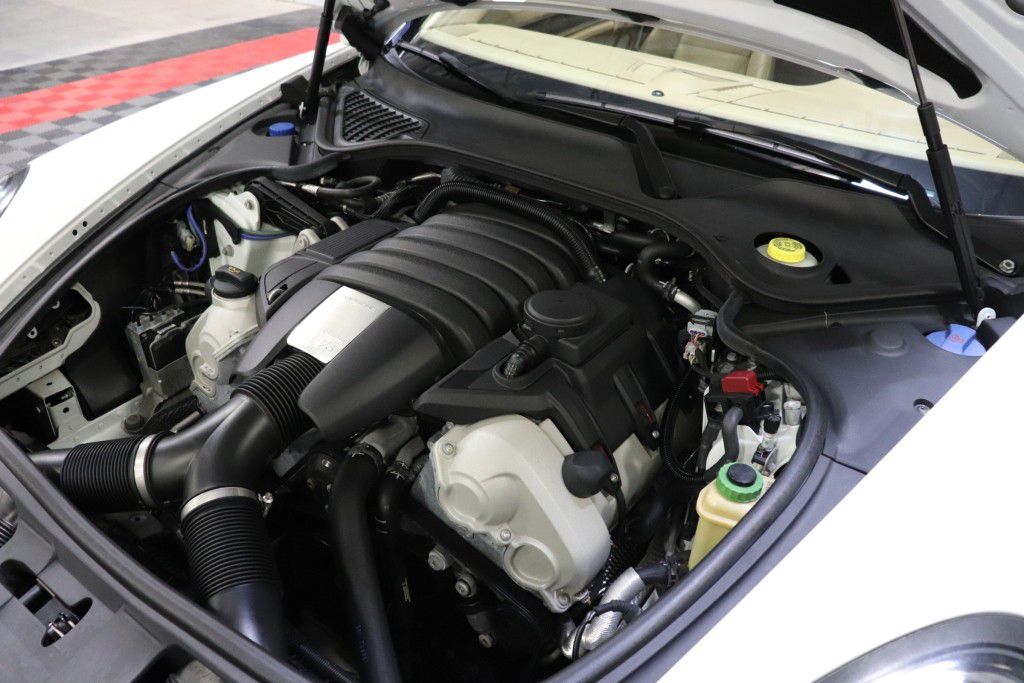 Photo 91 of this PORSCHE PANAMERA