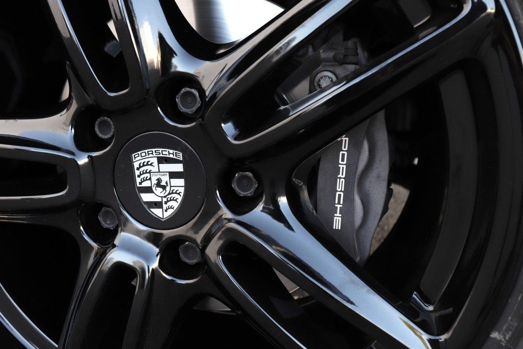 Photo 94 of this PORSCHE PANAMERA