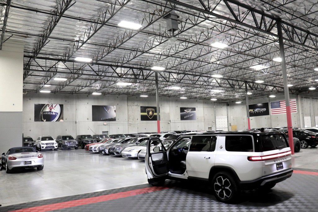 Photo 14 of this RIVIAN R1S ADVENTURE