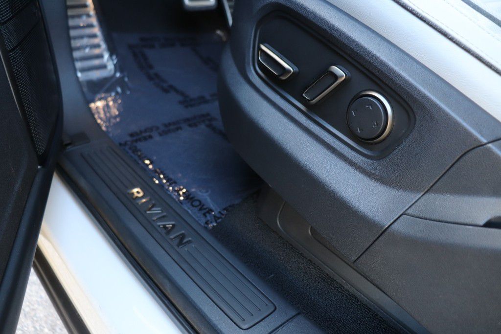 Photo 16 of this RIVIAN R1S ADVENTURE
