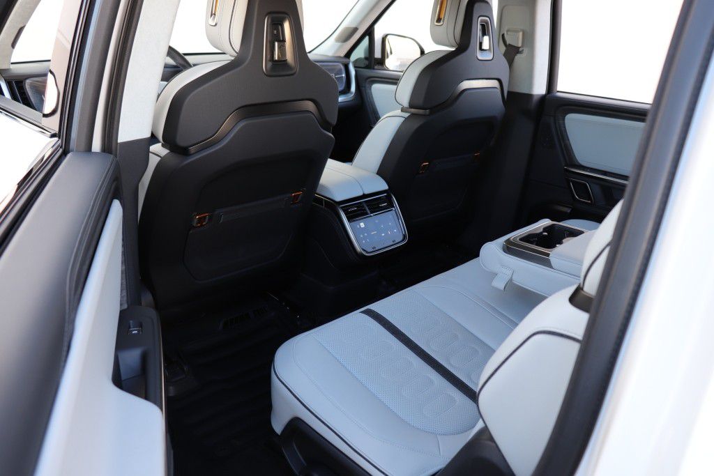 Photo 19 of this RIVIAN R1S ADVENTURE