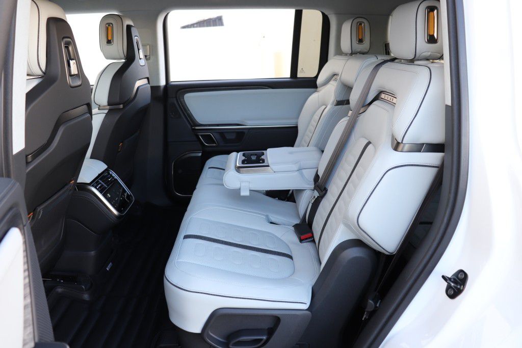 Photo 20 of this RIVIAN R1S ADVENTURE