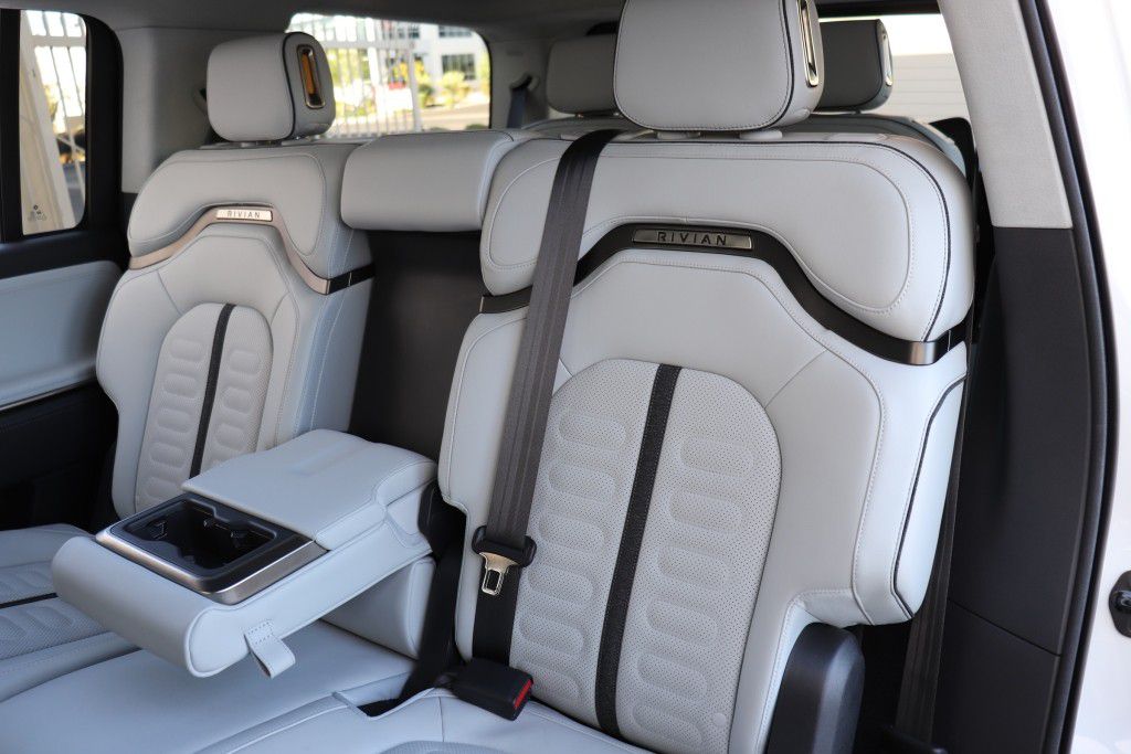 Photo 21 of this RIVIAN R1S ADVENTURE