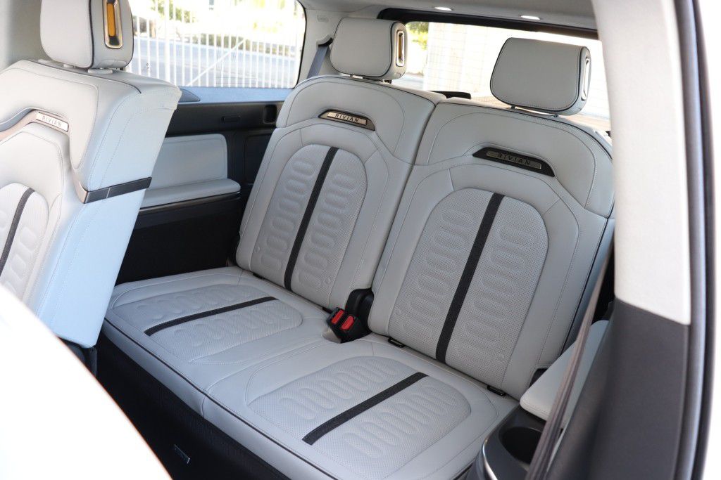 Photo 22 of this RIVIAN R1S ADVENTURE