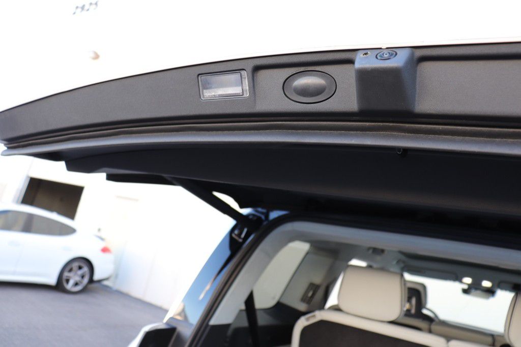 Photo 26 of this RIVIAN R1S ADVENTURE