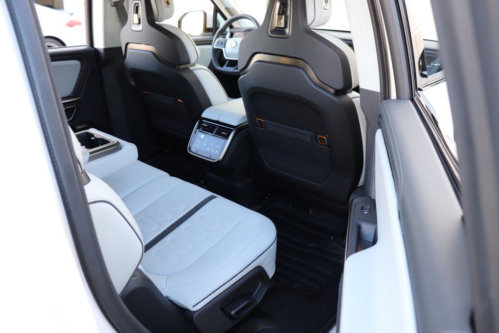 Photo 27 of this RIVIAN R1S ADVENTURE