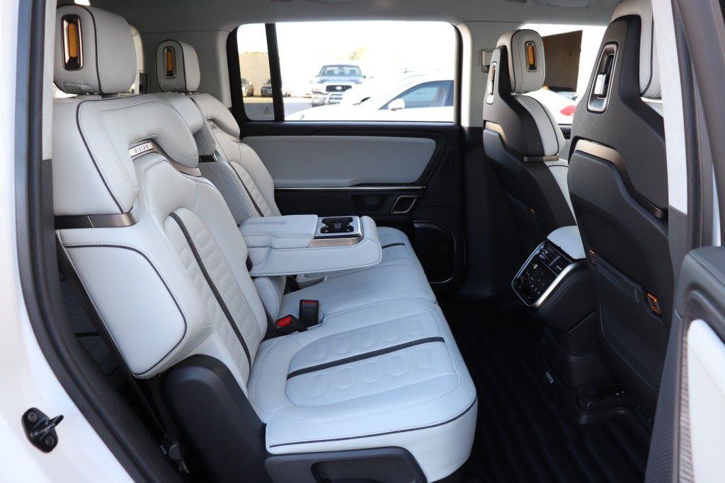 Photo 28 of this RIVIAN R1S ADVENTURE