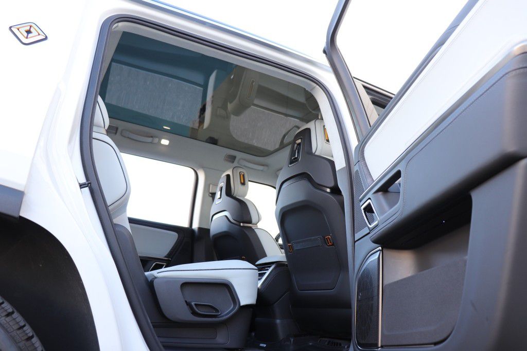 Photo 36 of this RIVIAN R1S ADVENTURE