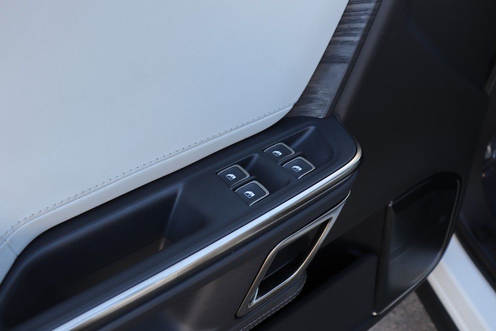 Photo 39 of this RIVIAN R1S ADVENTURE