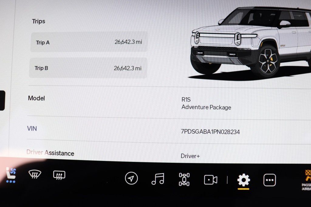 Photo 45 of this RIVIAN R1S ADVENTURE