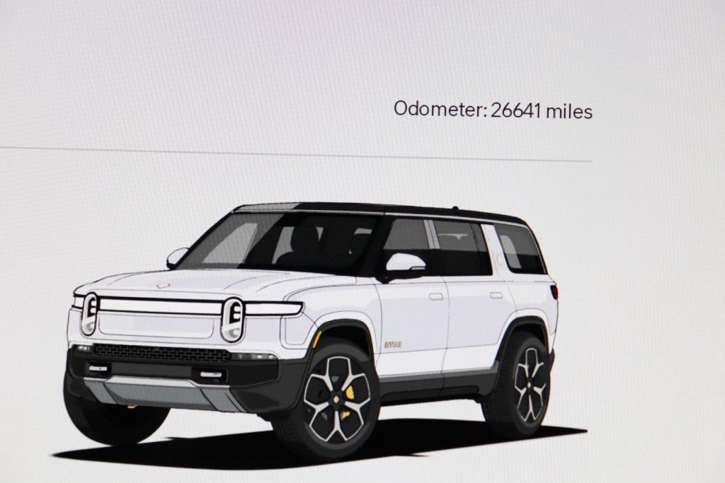 Photo 46 of this RIVIAN R1S ADVENTURE