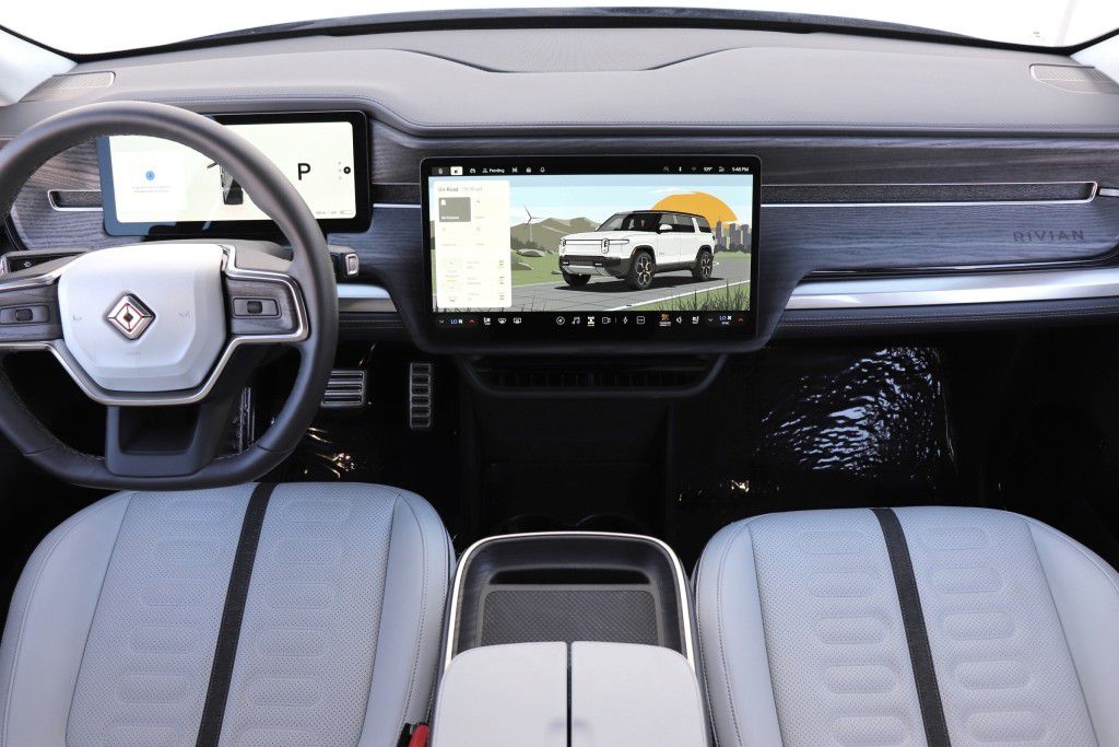 Photo 47 of this RIVIAN R1S ADVENTURE