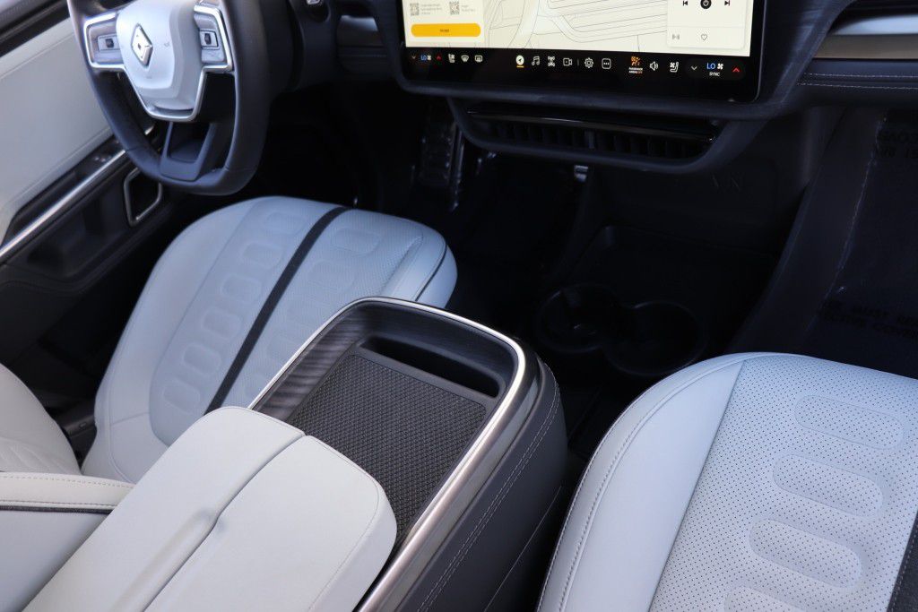 Photo 56 of this RIVIAN R1S ADVENTURE