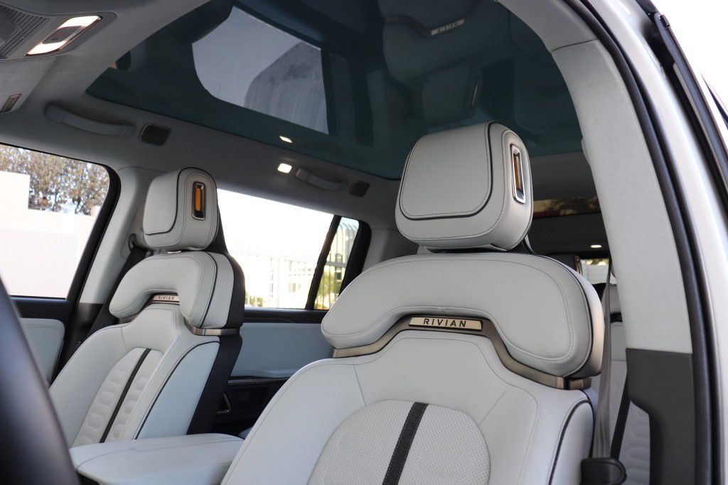 Photo 63 of this RIVIAN R1S ADVENTURE