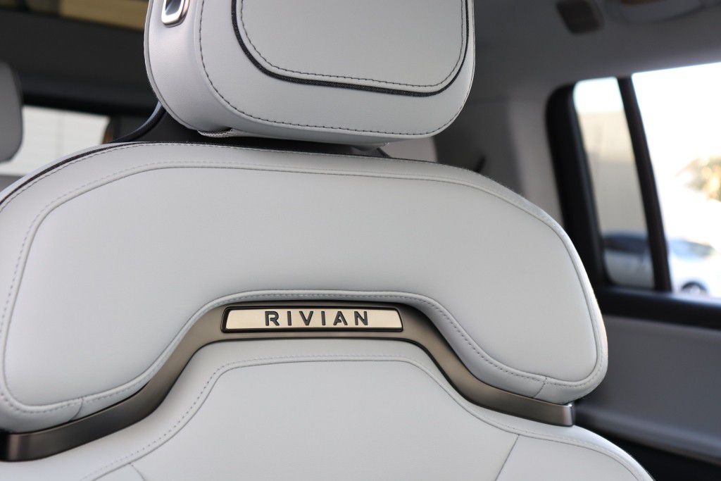 Photo 64 of this RIVIAN R1S ADVENTURE