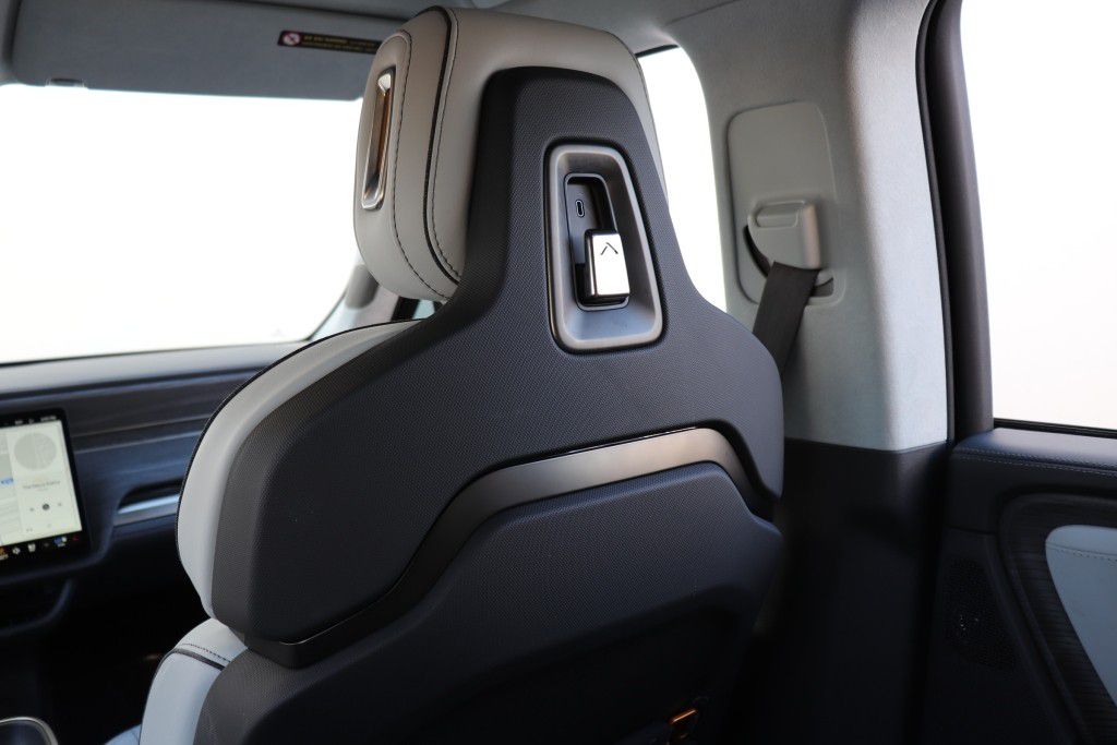 Photo 77 of this RIVIAN R1S ADVENTURE
