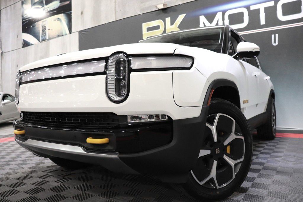 Photo 79 of this RIVIAN R1S ADVENTURE
